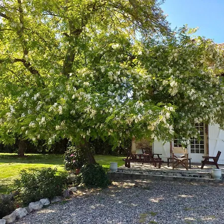 La Bordeneuve Bed & Breakfast *